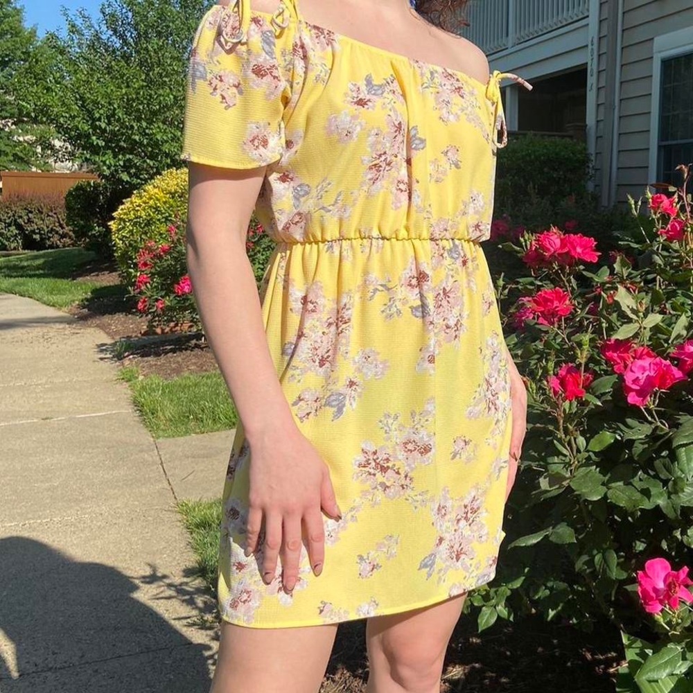 Jesse & J sunshine yellow flowy mini dress